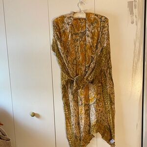 Avenue Zoe Mustard and White Patterned Kimono